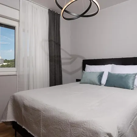 Appartement Artemis 2 *